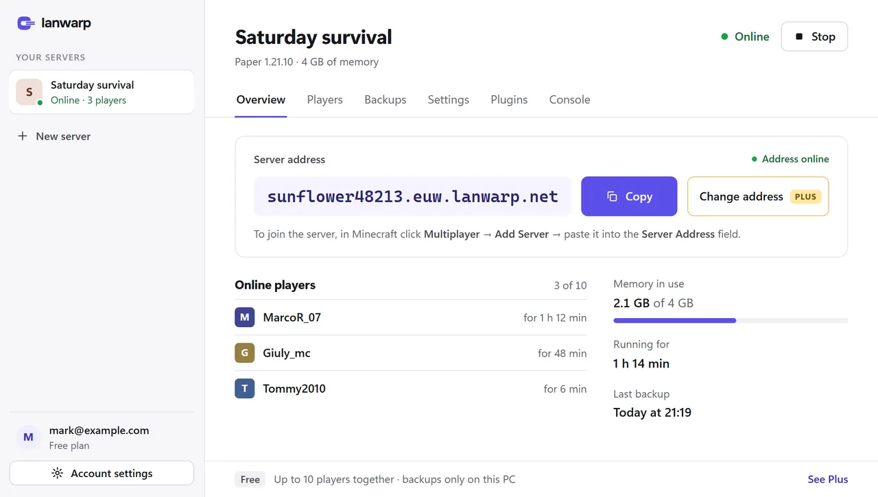 The LanWarp app: The LanWarp app with a server online and three players